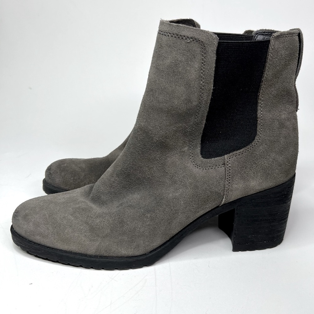SAM EDELMAN Hanley Grey Suede Chelsea Boot Ankle Bootie Shoe Lug Sole 9.5